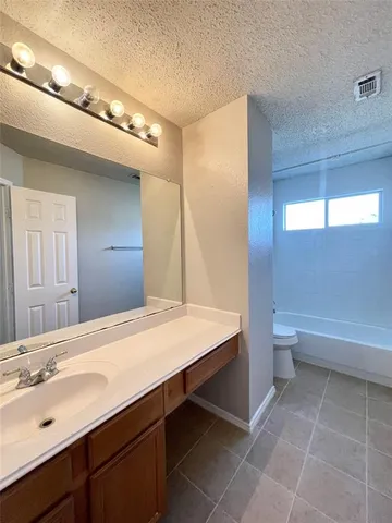 $2,700 | 7728 Parkwood Plaza Drive, Fort Worth, TX 76137