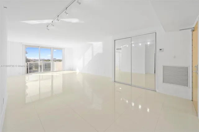 $450,000 | 9195 Collins Avenue, Unit 812, Surfside, FL 33154