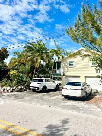 $4,000 | 31107 Ave I, Unit 31107, Big Pine Key, FL 33043