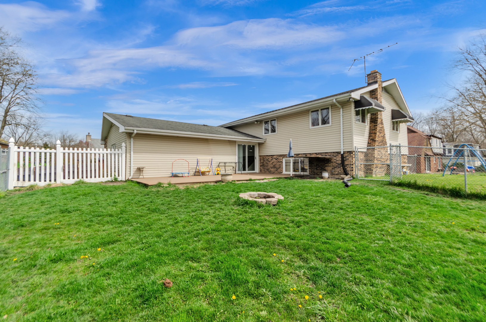 2039 East Maple Street Crete, IL 60417 - Photo 27 of 28 Gallery Image 27