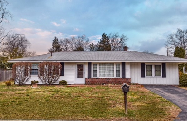88 Donna Road Bellingham, MA 02019 - Photo 3 of 25 Gallery Image 3