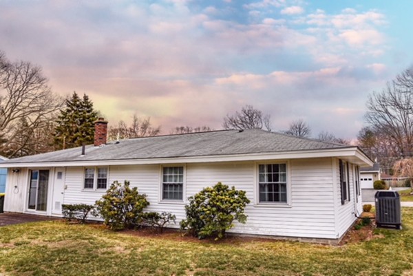 88 Donna Road Bellingham, MA 02019 - Photo 6 of 25 Gallery Image 6