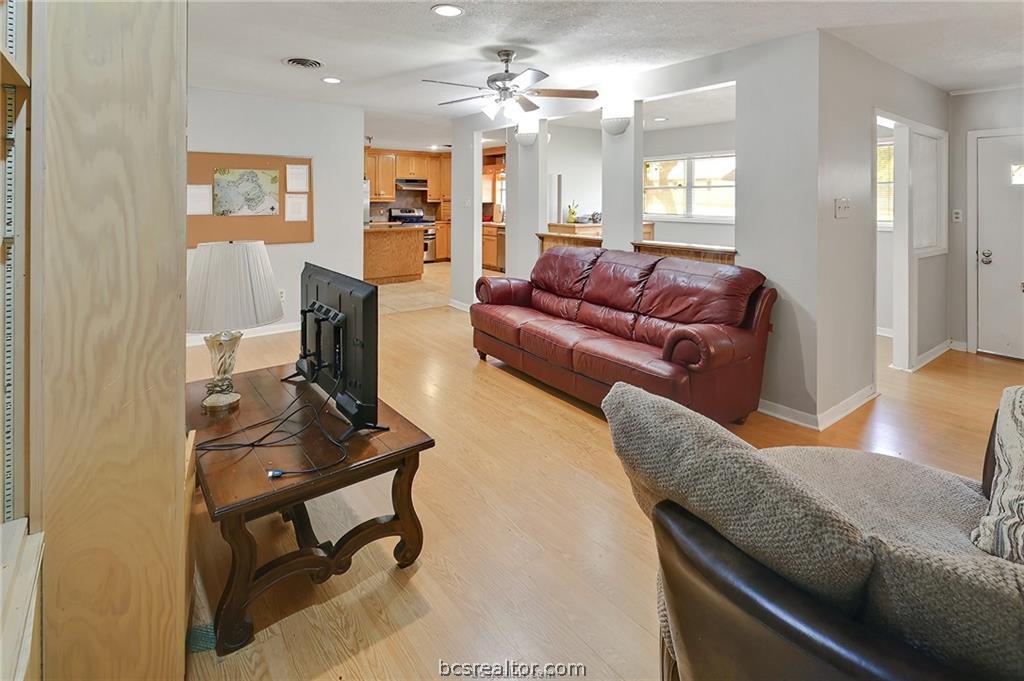 305 West Brookside Drive Bryan, TX 77801 - Photo 14 of 43