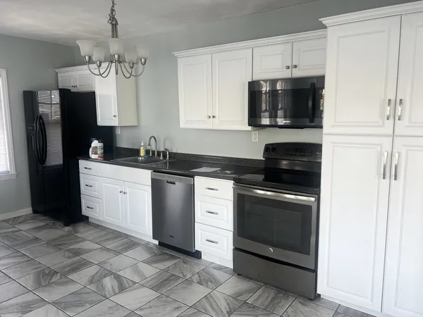 $3,200 | 147 Lake Avenue, Unit 147, Worcester, MA 01604