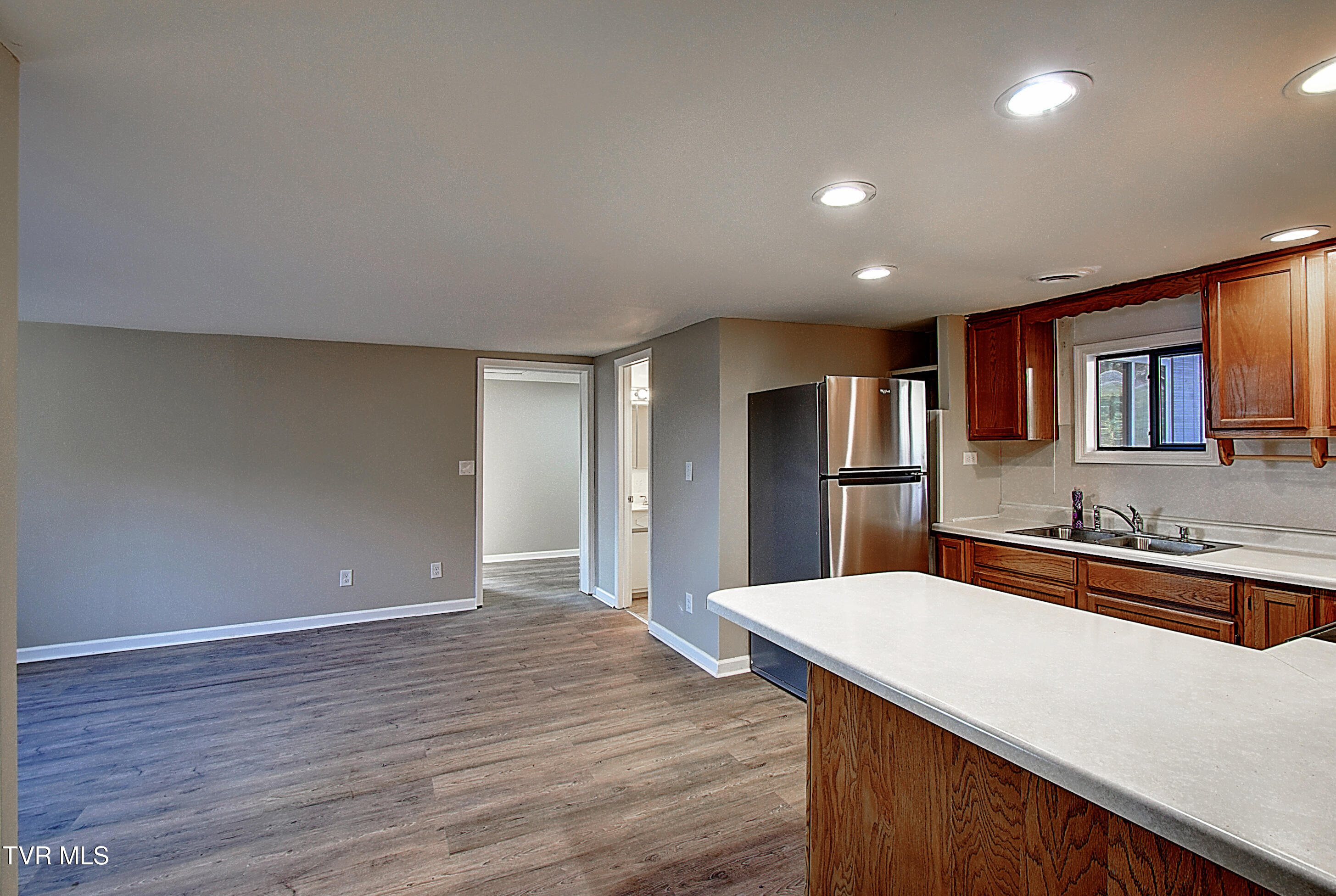 137 Valley Street Gray, TN 37615 - Photo 11 of 32 11