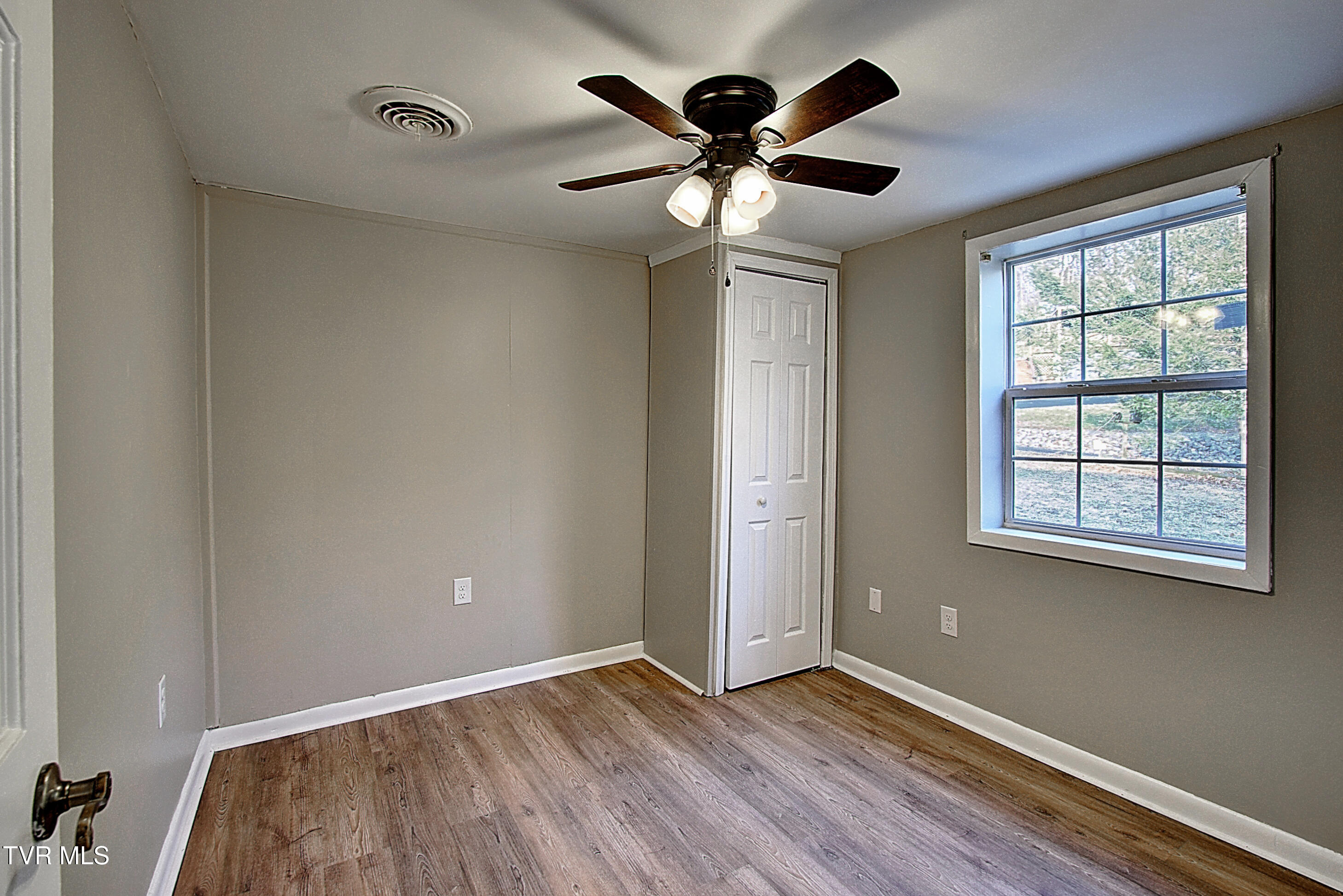 137 Valley Street Gray, TN 37615 - Photo 25 of 32 25