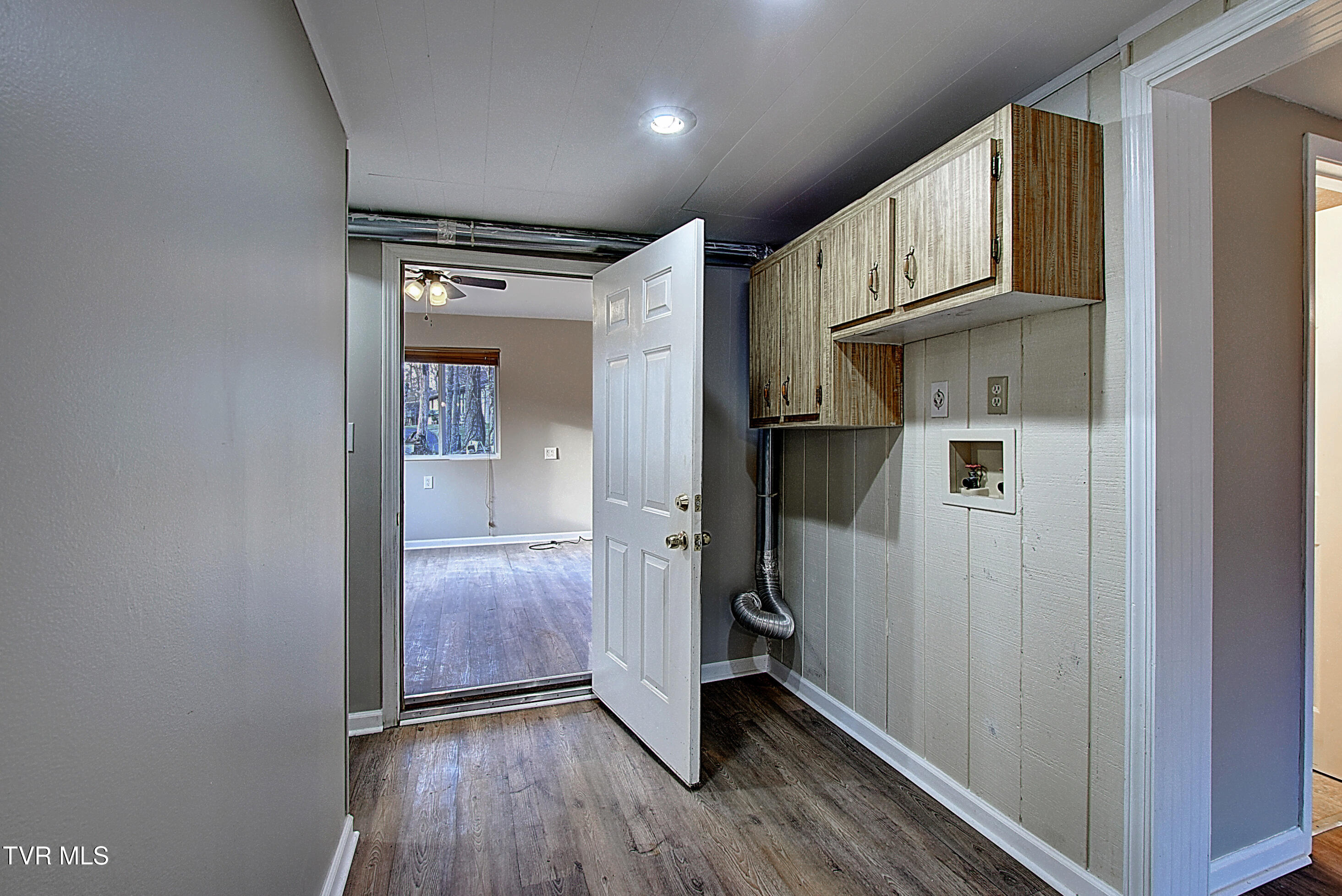 137 Valley Street Gray, TN 37615 - Photo 27 of 32 27