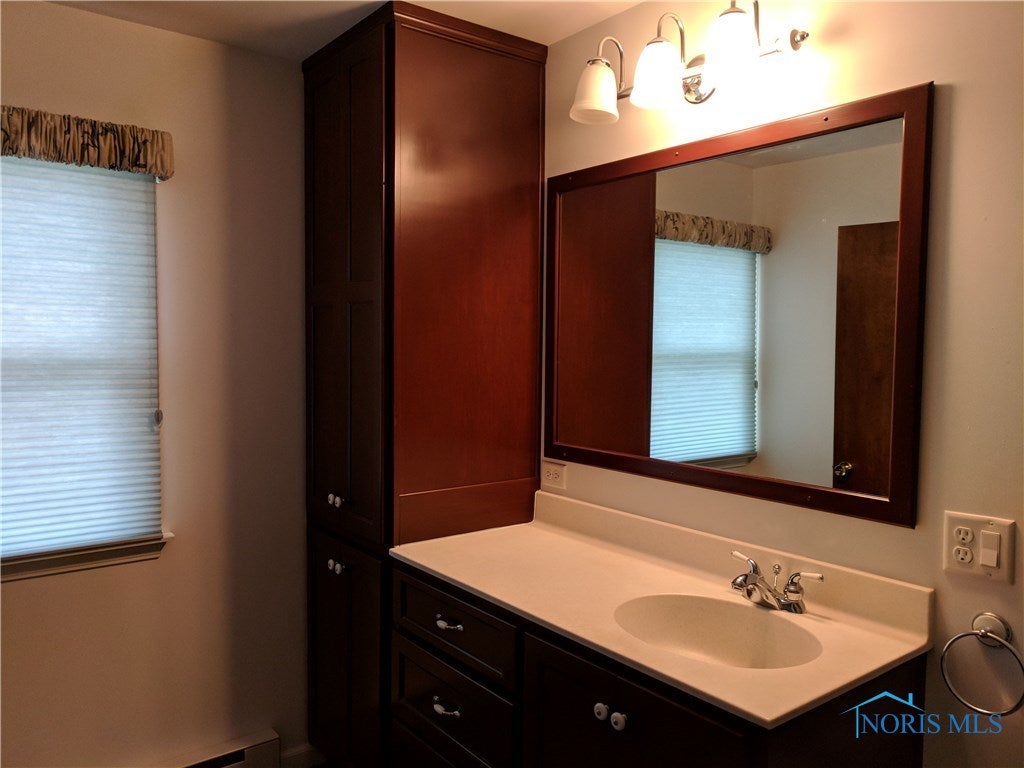4340 Beach Club Road Port Clinton, OH 43452 - Photo 3 of 16 Gallery Image 3