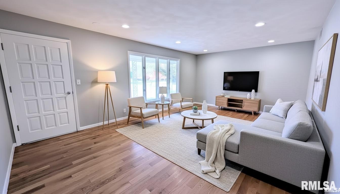 103 Hollands Grove Lane Washington, IL 61571 - Photo 3 of 26