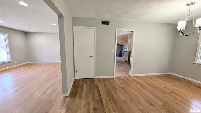 $279,900 | 103 Hollands Grove Lane, Washington, IL 61571