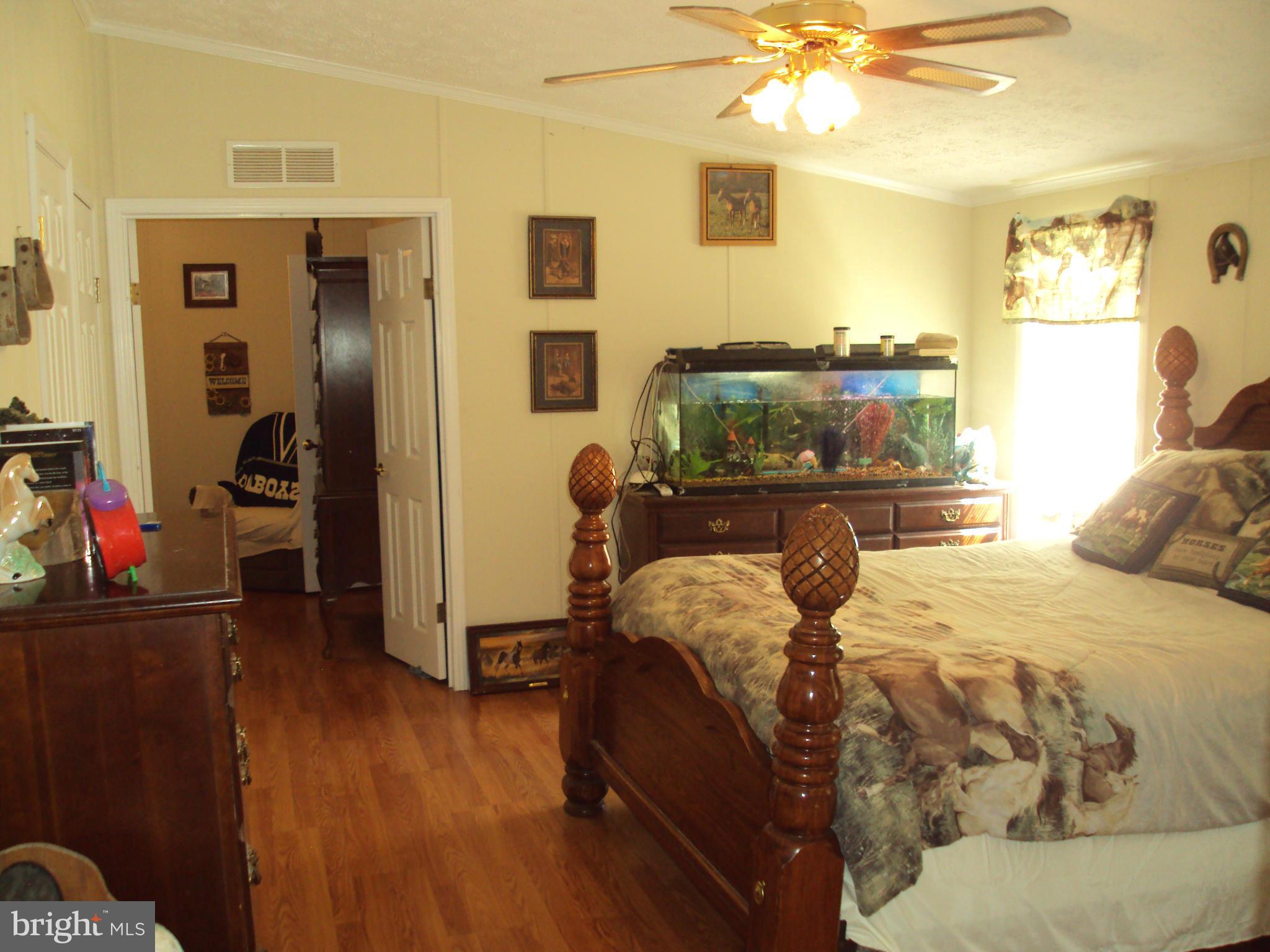 464 Marple Road Winchester, VA 22603 - Photo 4 of 12 Bedroom (Master)