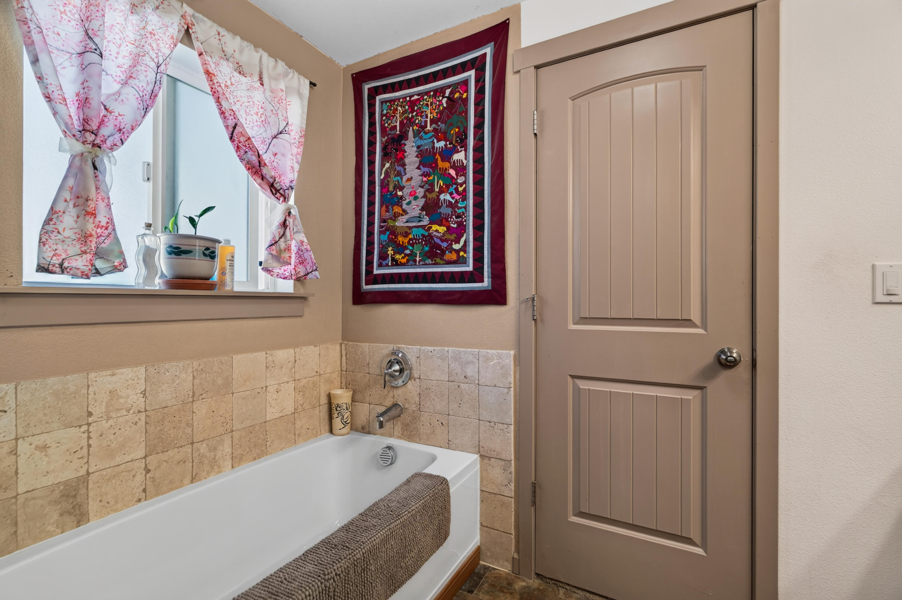 3463 Fiddlers Road Igo, CA 96047 - Photo 15 of 32 Primary Bathroom