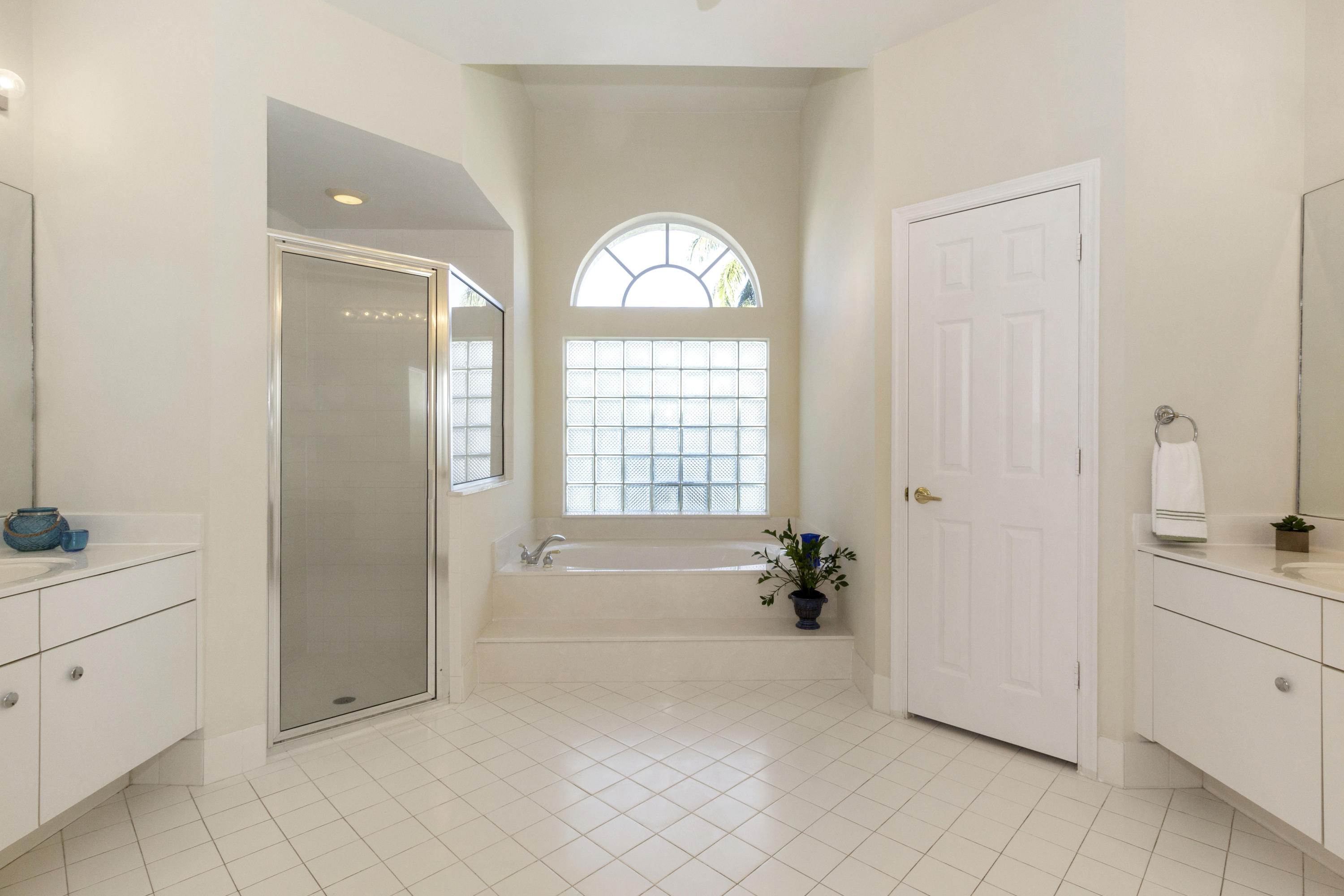 12396 Rockledge Circle Boca Raton, FL 33428 - Photo 15 of 35 Master Bathroom