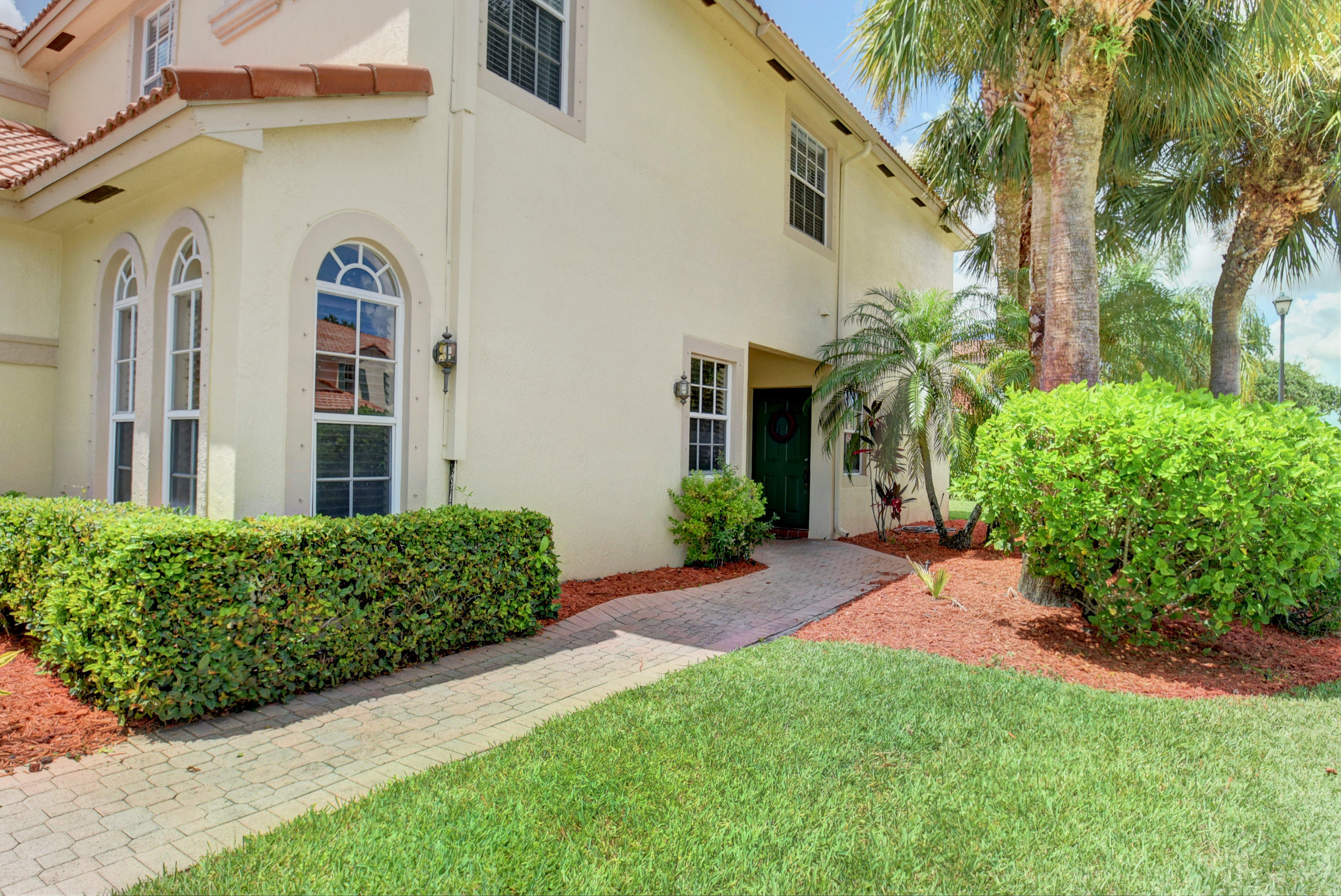 21097 Vía Eden Boca Raton, FL 33433 - Photo 3 of 29 exterior entrance