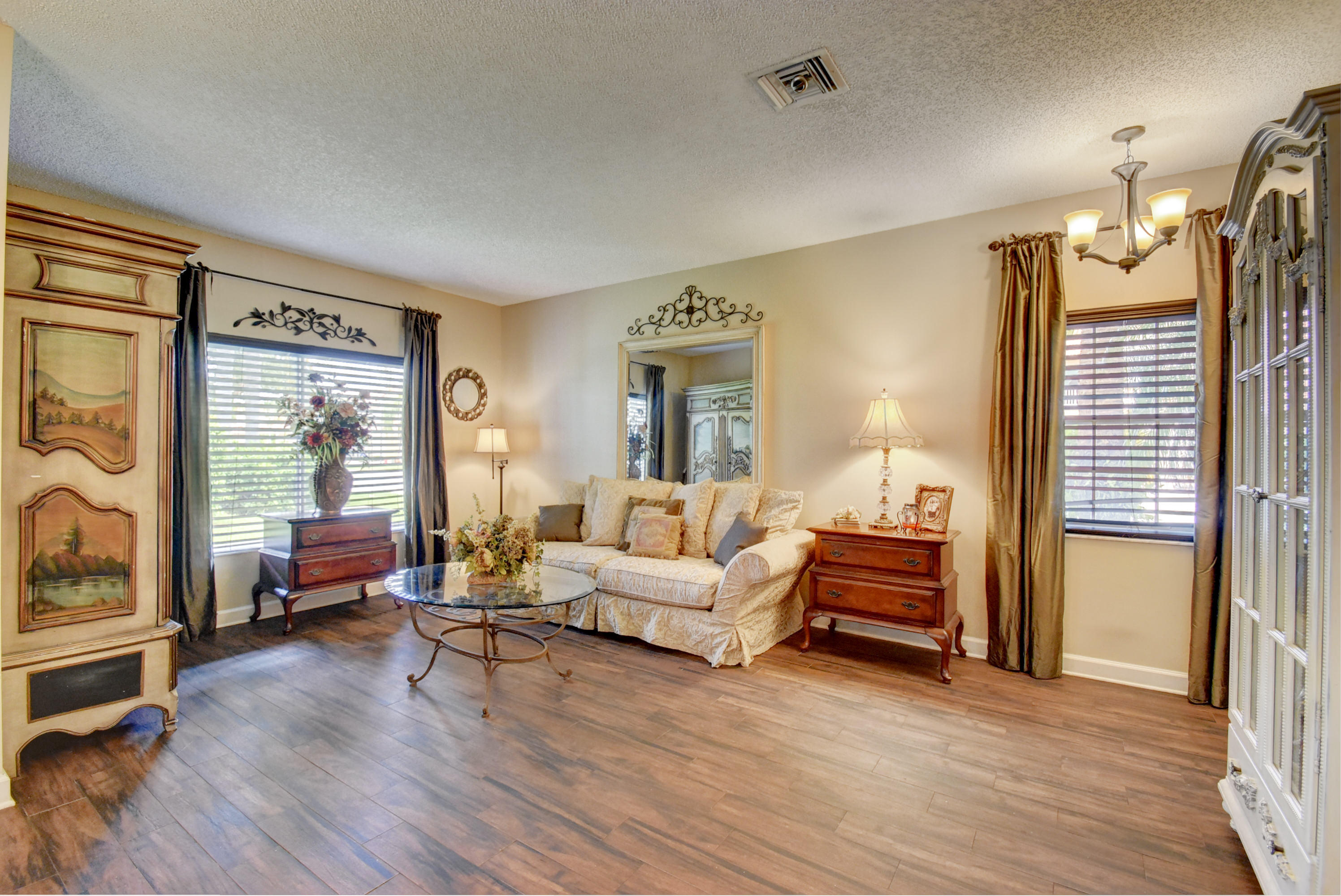 21097 Vía Eden Boca Raton, FL 33433 - Photo 5 of 29 living room