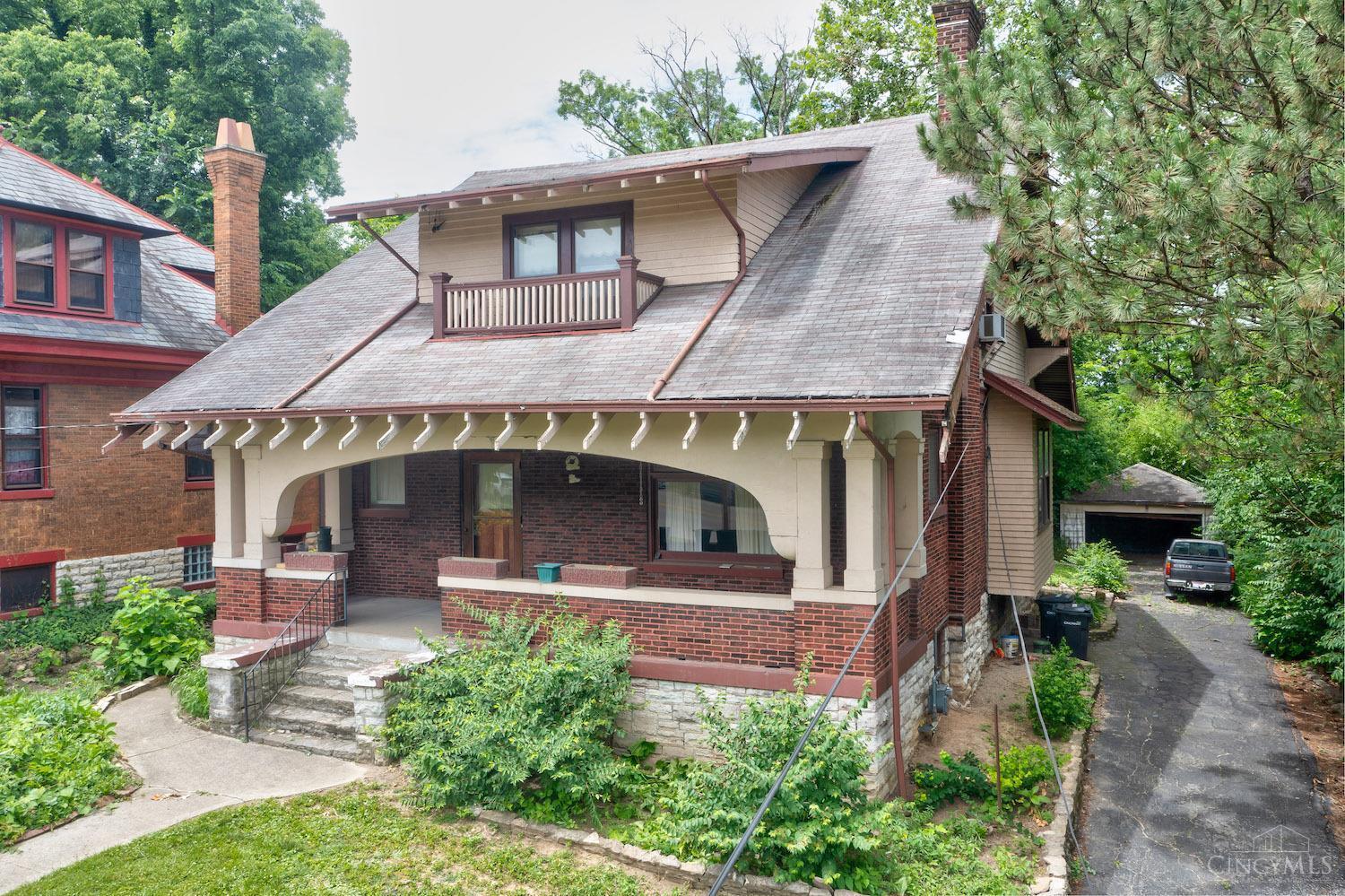 677 Riddle Road Cincinnati, OH 45220 - Photo 1 of 44 Gallery Image 1