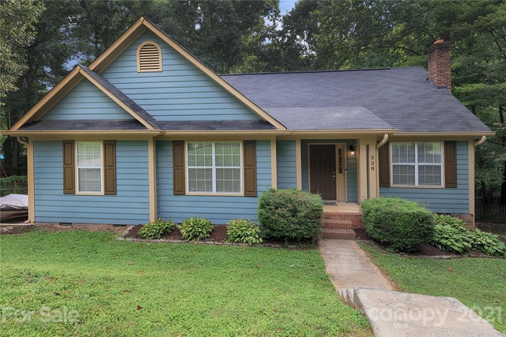 228 Bubbling Well Road Denver, NC 28037 - Photo 1 of 30 Gallery Image 1