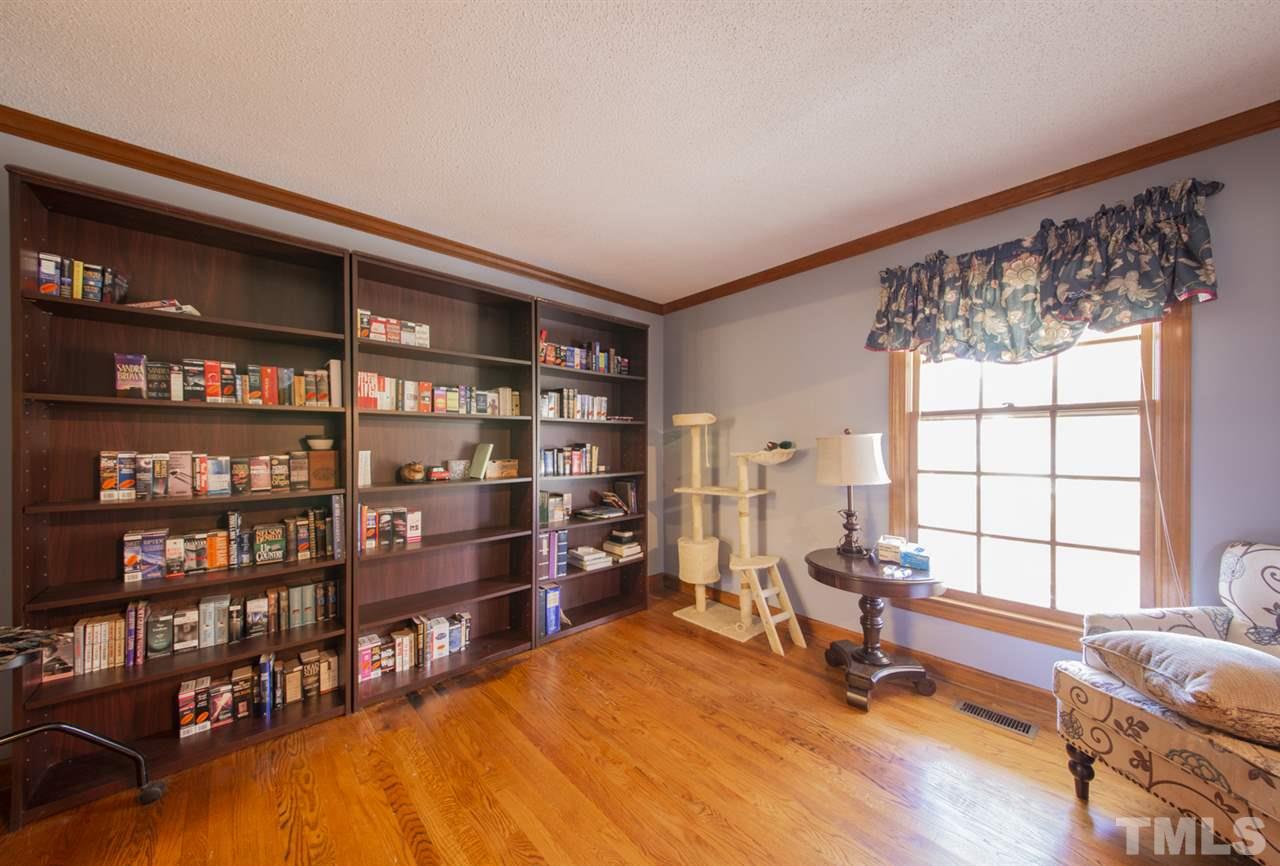 5804 Hampton Ridge Road Raleigh, NC 27603 - Photo 4 of 30