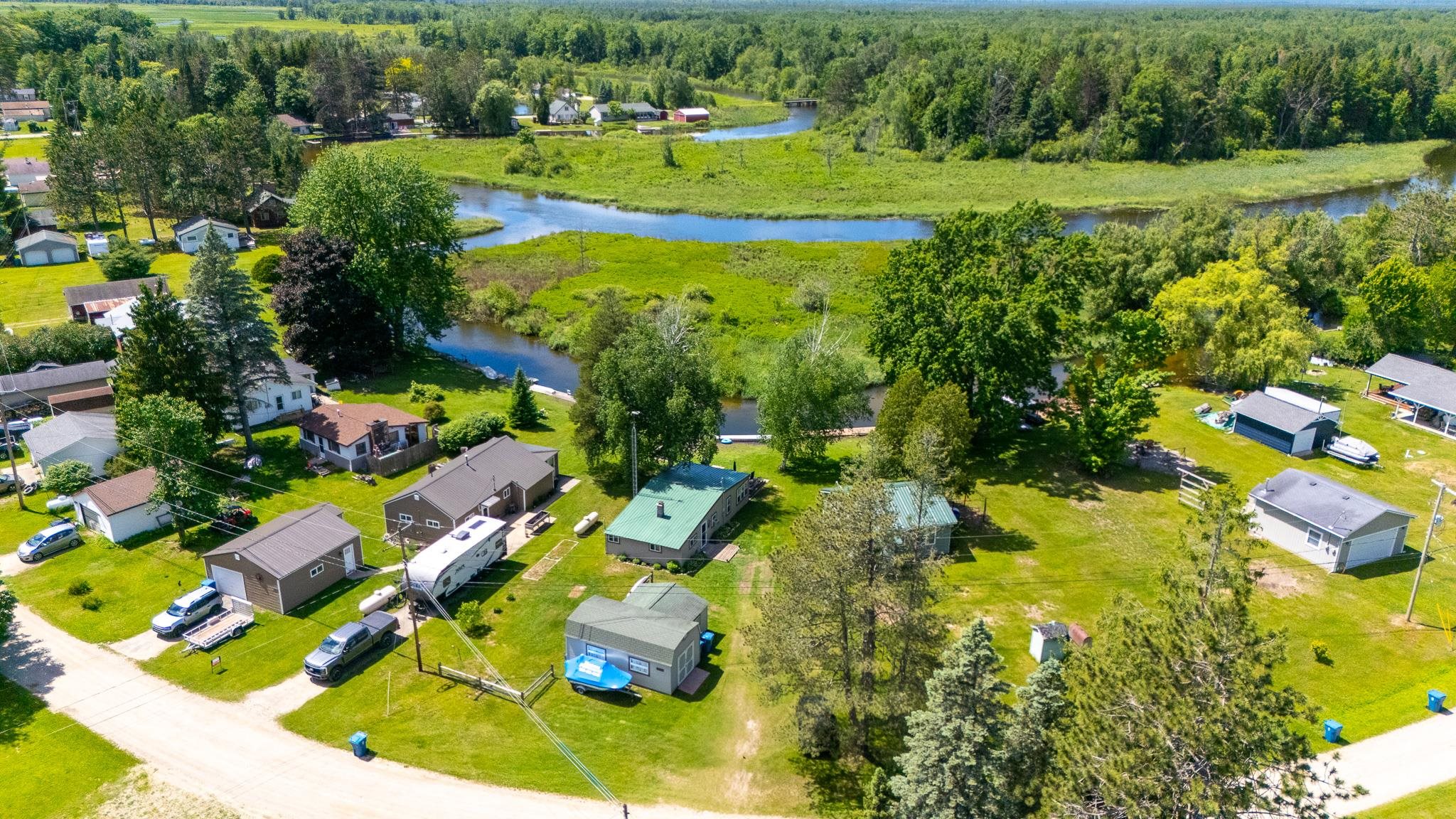 9312 Elizabeth Road Houghton Lake, MI 48629 - Photo 8 of 27