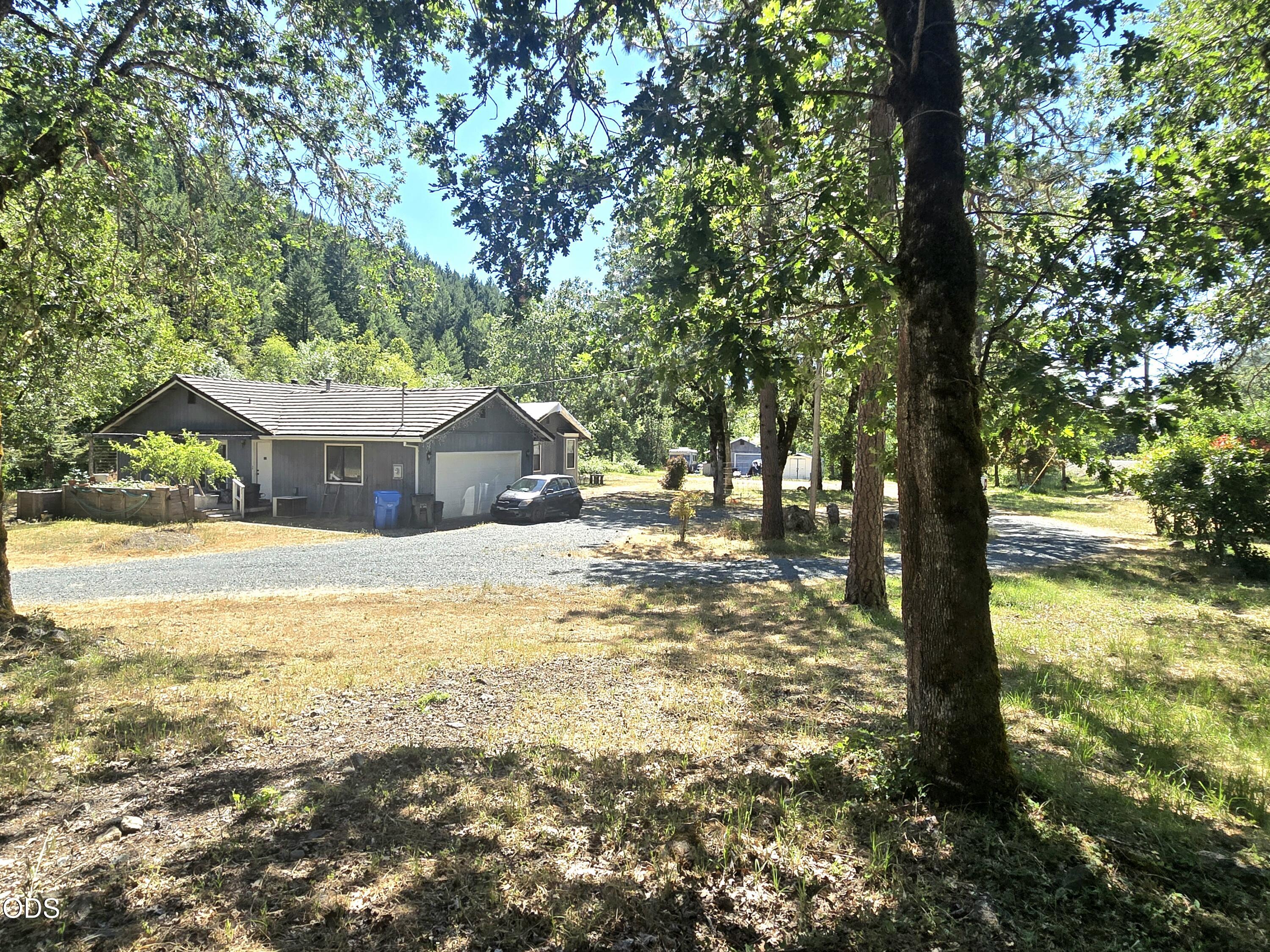 3901 Placer Road Wolf Creek, OR 97497 - Photo 7 of 52