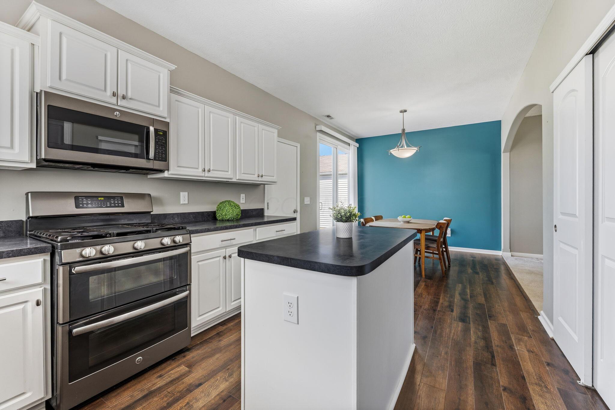 5633 Renner Road Columbus, OH 43228 - Photo 7 of 39 Kitchen