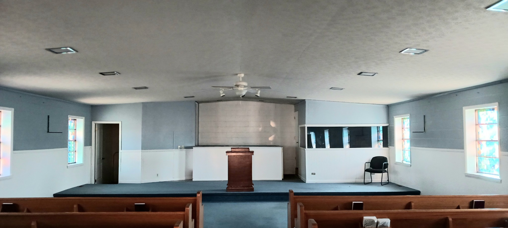 713 College Street Portland, TN 37148 - Photo 5 of 8 a living room with furniture and window