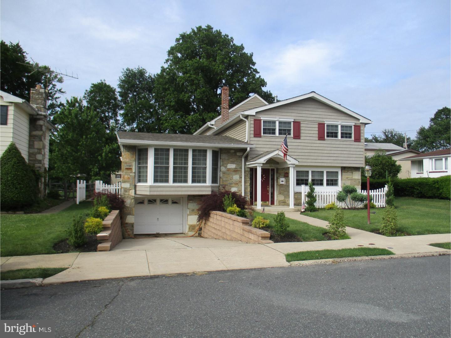 3819 Millbrook Road Philadelphia, PA 19154 - Photo 3 of 18 Gallery Image 3