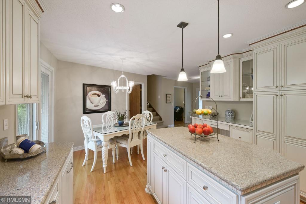 6505 Ridgeview Circle Edina, MN 55439 - Photo 11 of 26 Gallery Image 11