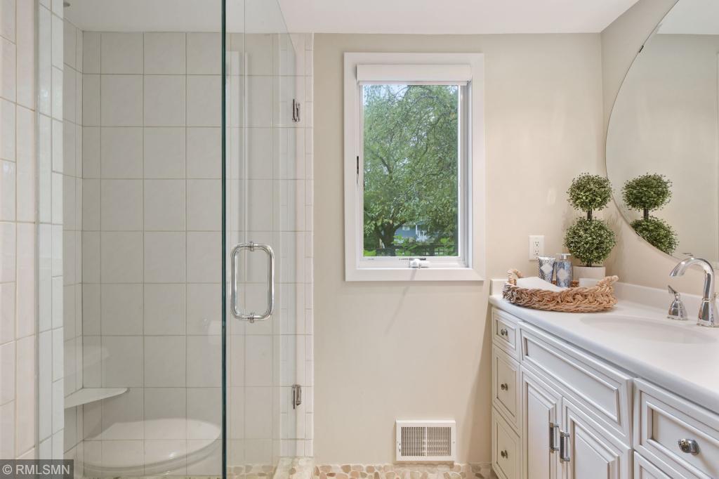 6505 Ridgeview Circle Edina, MN 55439 - Photo 15 of 26 Gallery Image 15