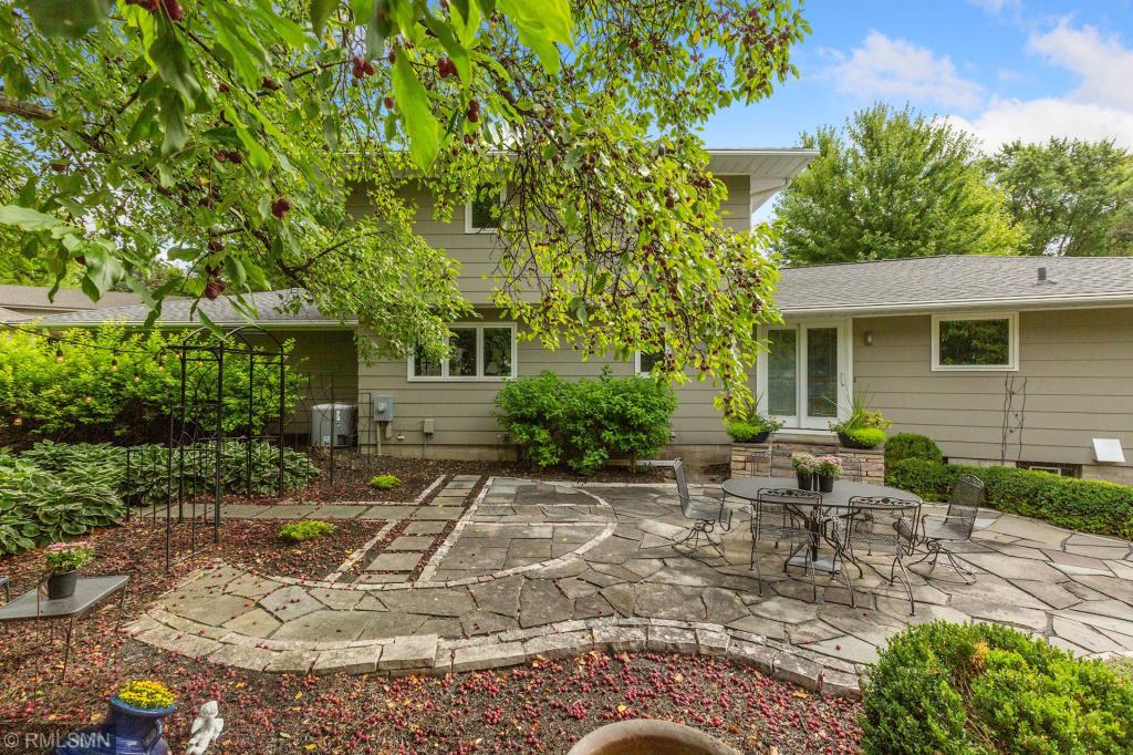 6505 Ridgeview Circle Edina, MN 55439 - Photo 24 of 26 Gallery Image 24