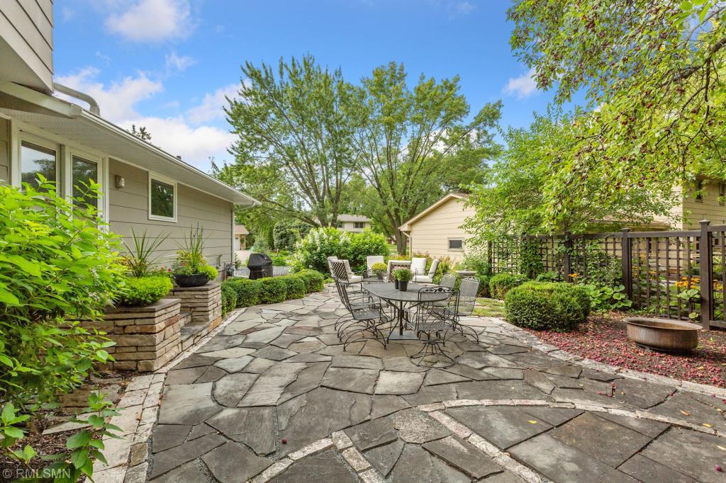 6505 Ridgeview Circle Edina, MN 55439 - Photo 25 of 26 Gallery Image 25