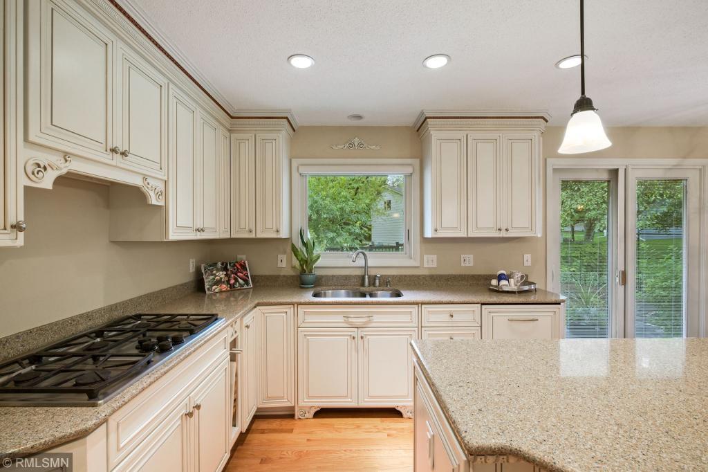 6505 Ridgeview Circle Edina, MN 55439 - Photo 9 of 26 Gallery Image 9