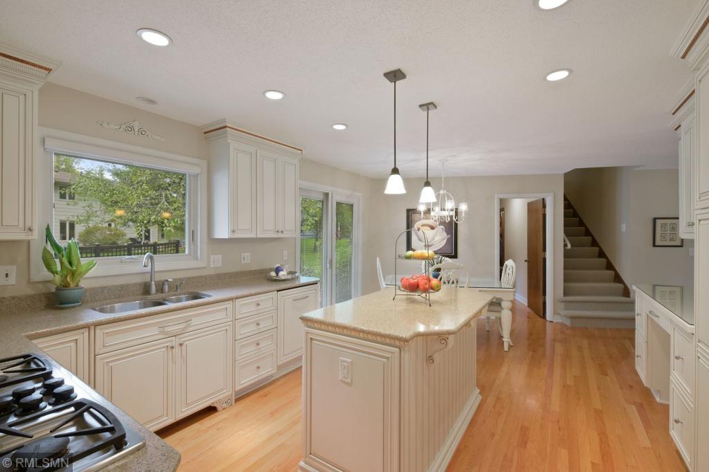 6505 Ridgeview Circle Edina, MN 55439 - Photo 10 of 26 Gallery Image 10