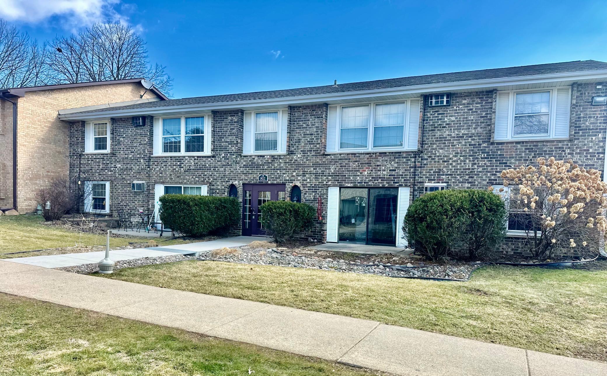 811 Smetana Road, Unit 8 Hopkins, MN 55343 - Photo 1 of 23