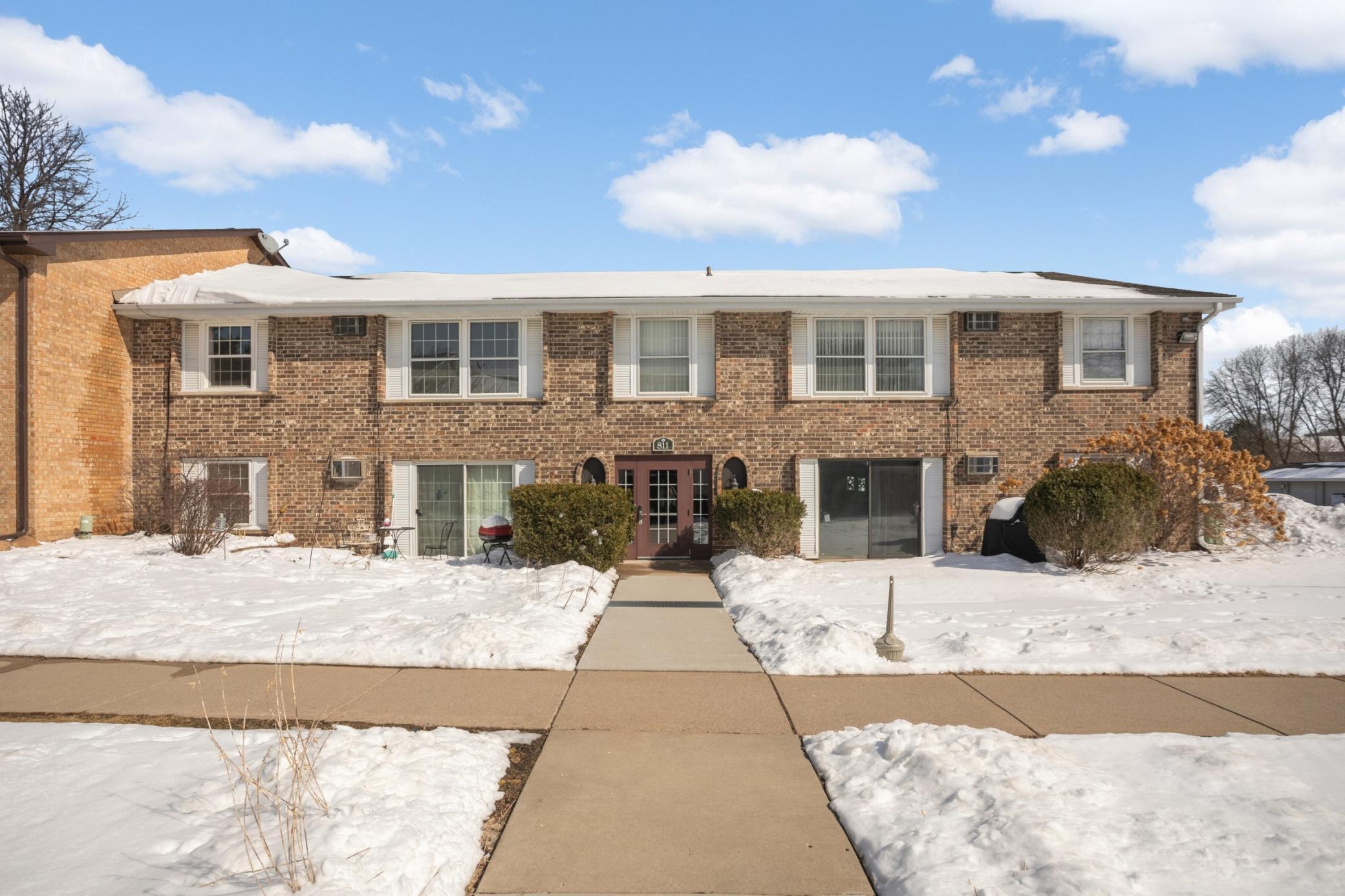 811 Smetana Road, Unit 8 Hopkins, MN 55343 - Photo 2 of 18