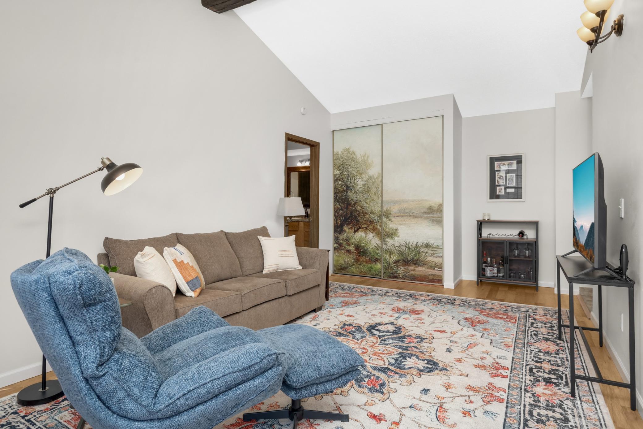 811 Smetana Road, Unit 8 Hopkins, MN 55343 - Photo 9 of 18