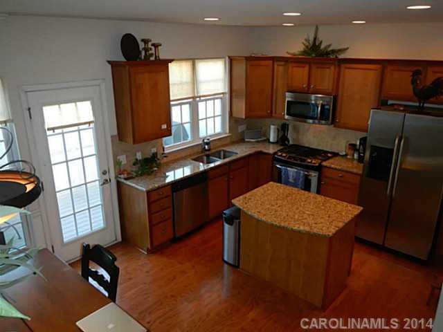 819 Granby Drive, Unit / Fort Mill, SC 29708 - Photo 2 of 9 Gallery Image 2