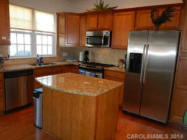 819 Granby Drive, Unit / Fort Mill, SC 29708 - Photo 3 of 9 Gallery Image 3