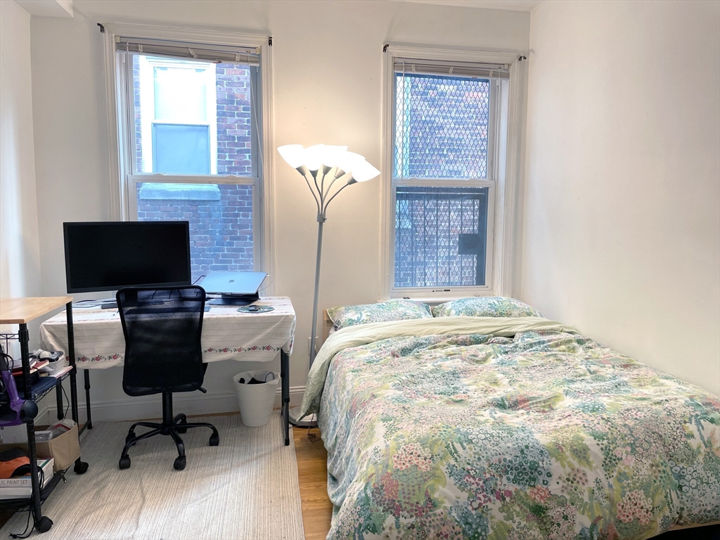 828 Huntington Avenue, Unit 3 Boston, MA 02115 - Photo 6 of 9