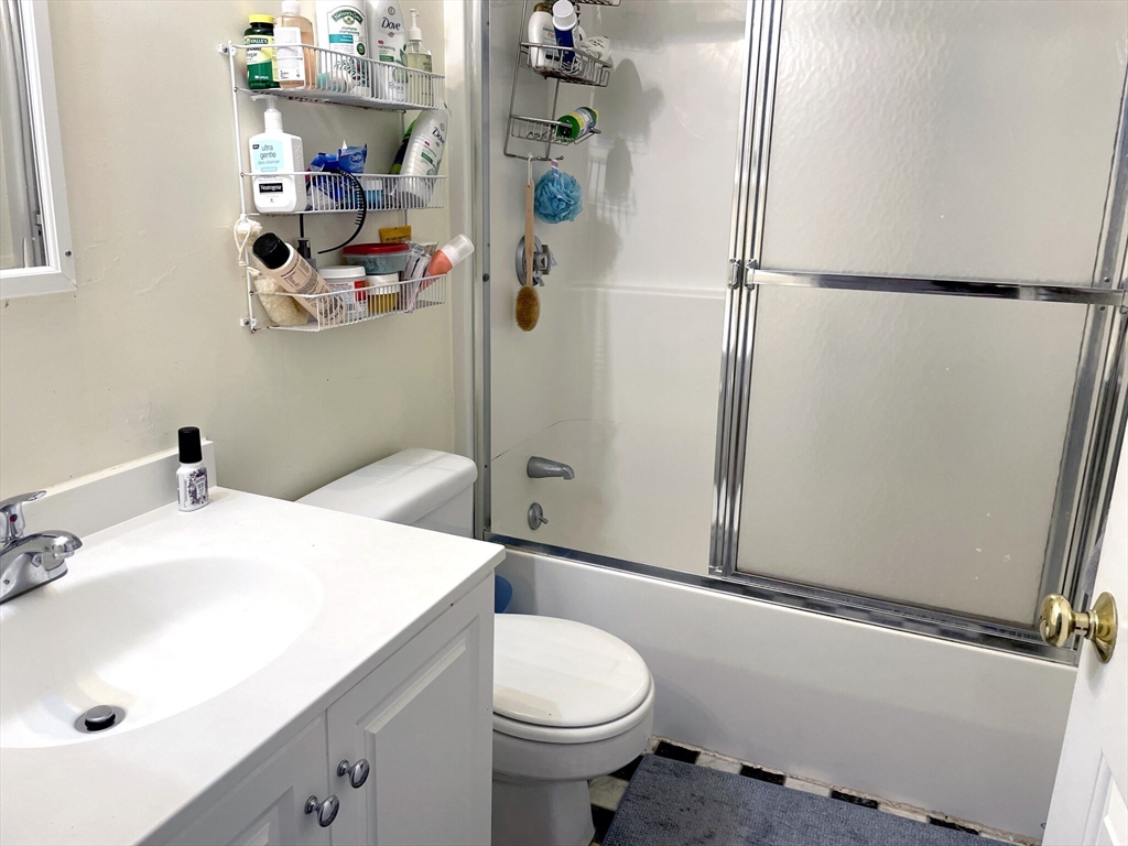 828 Huntington Avenue, Unit 3 Boston, MA 02115 - Photo 7 of 9