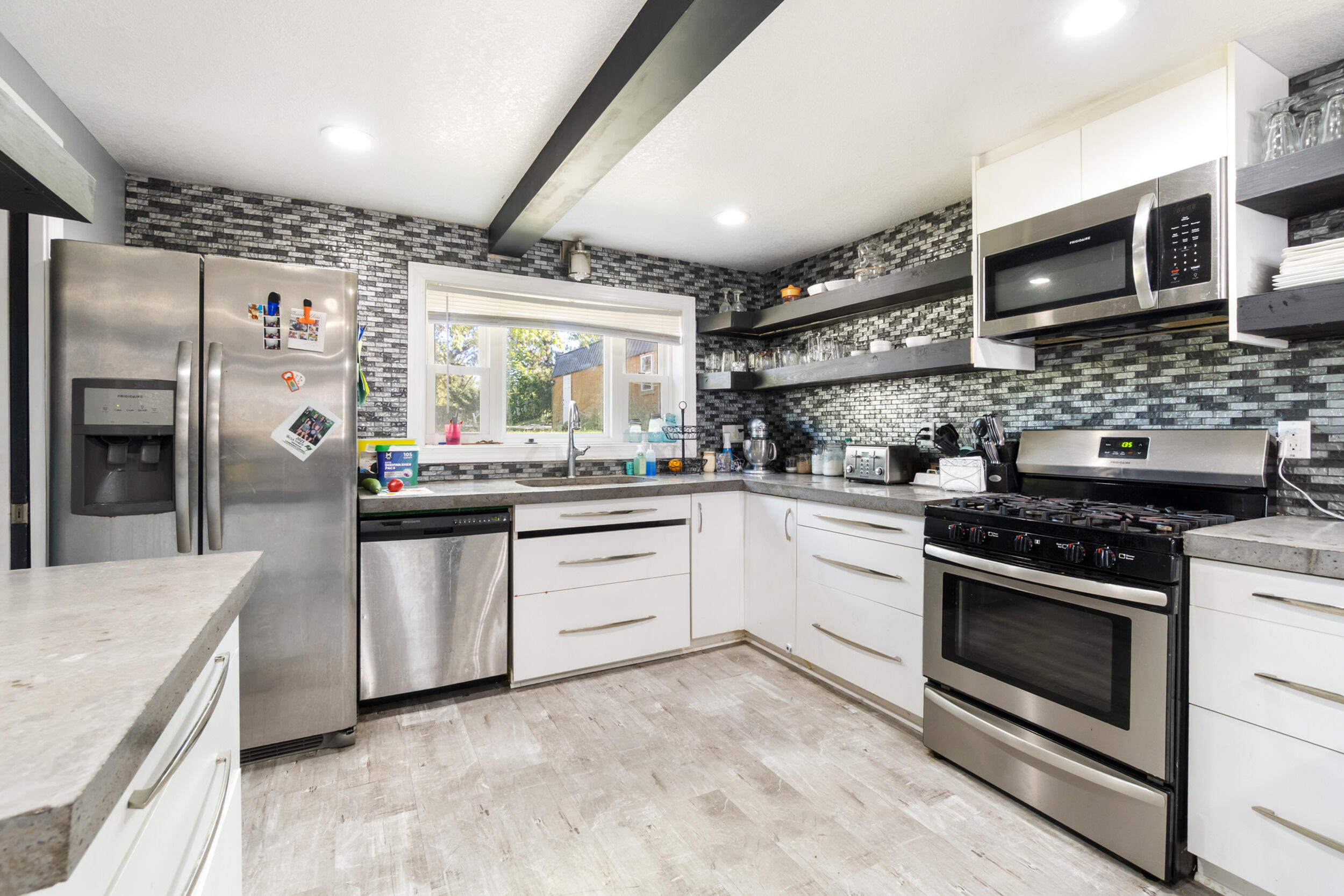 4259 Brooklyn Road Jackson, MI 49201 - Photo 8 of 27 4259 Brooklyn Rd Jackson MI - 00028