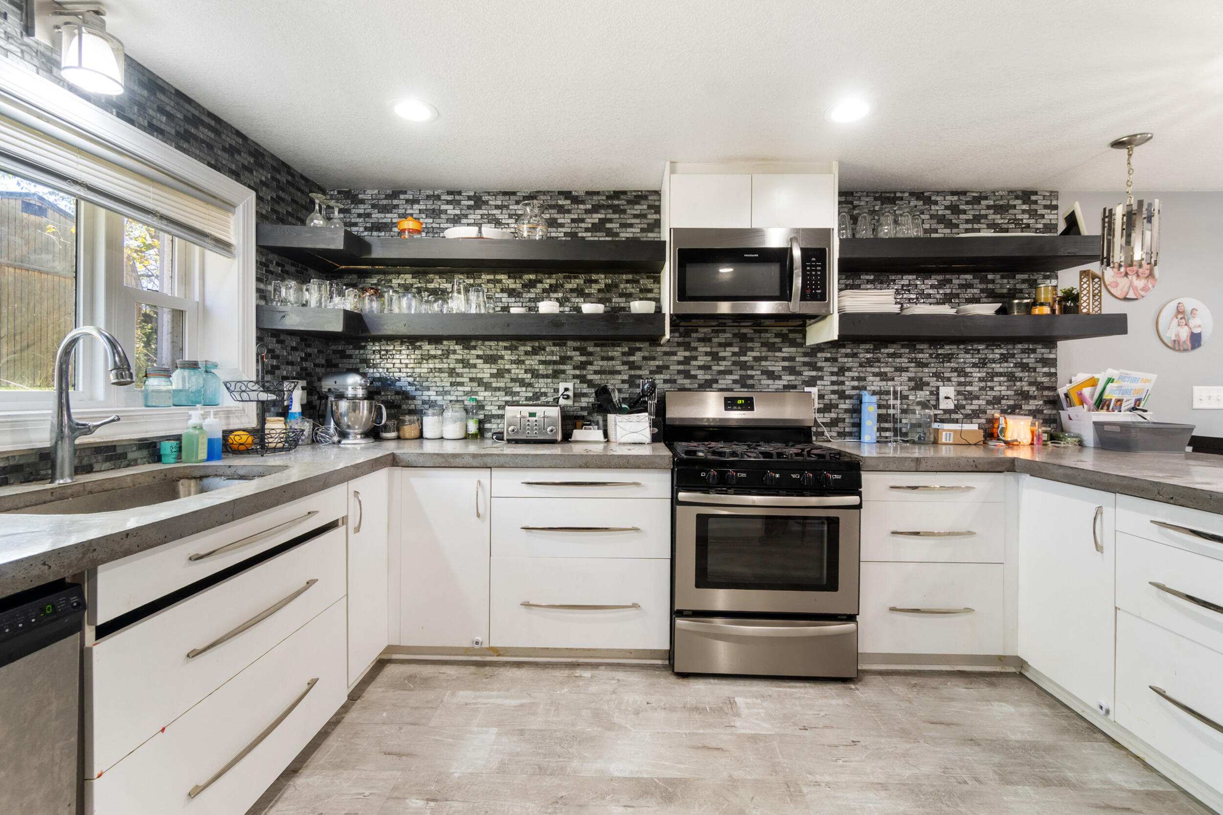 4259 Brooklyn Road Jackson, MI 49201 - Photo 10 of 27 4259 Brooklyn Rd Jackson MI - 00030