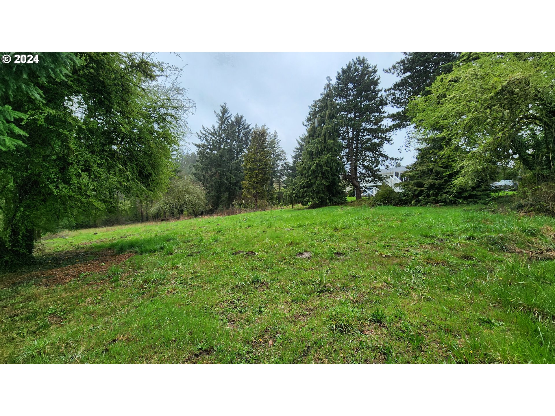 840 Southwest Stephenson Street Portland, OR 97219 - Photo 2 of 15