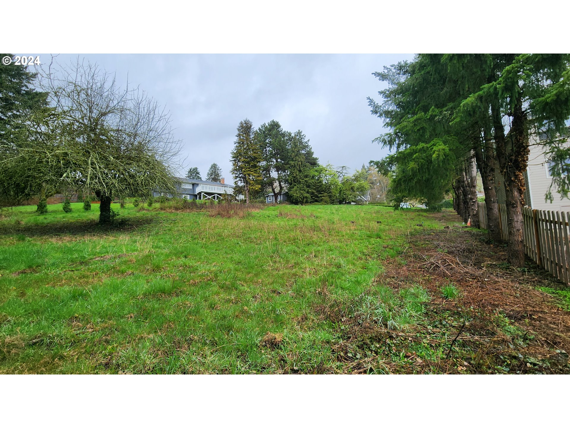 840 Southwest Stephenson Street Portland, OR 97219 - Photo 10 of 15