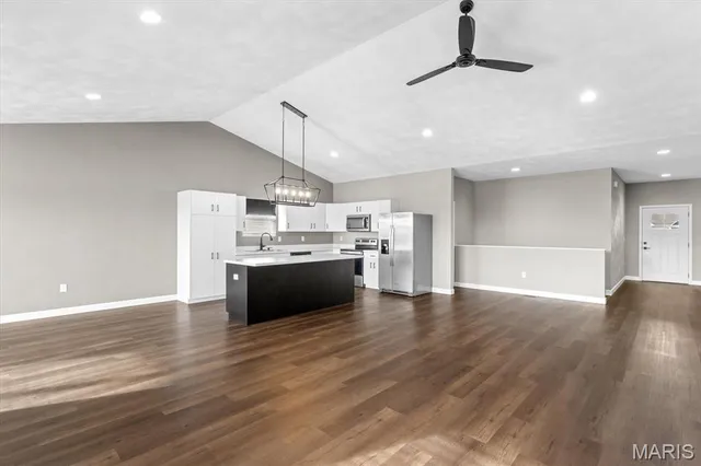 $385,000 | 700 Applewood Creek Drive, Fairview Heights, IL 62208