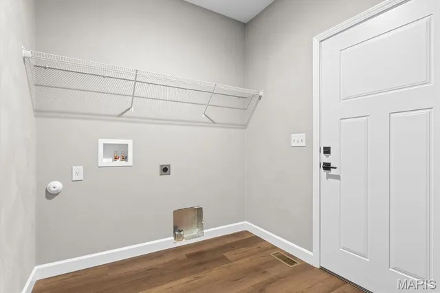 $385,000 | 700 Applewood Creek Drive, Fairview Heights, IL 62208