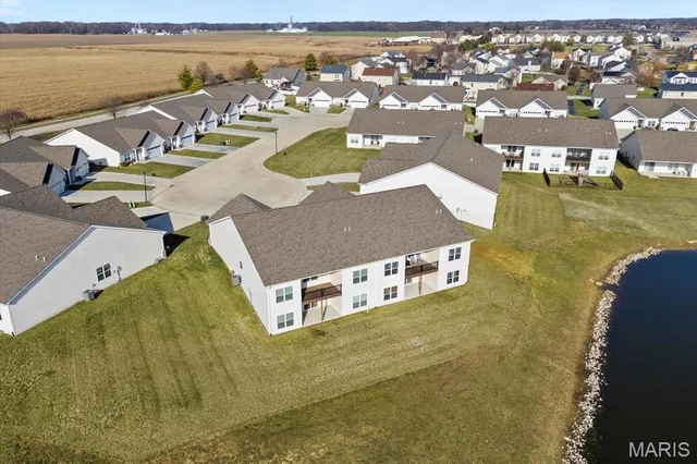 $385,000 | 700 Applewood Creek Drive, Fairview Heights, IL 62208