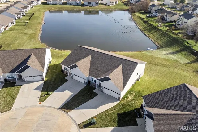 $385,000 | 700 Applewood Creek Drive, Fairview Heights, IL 62208