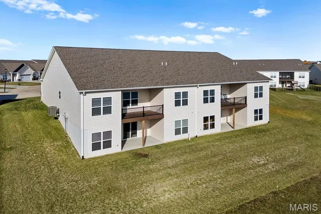 $385,000 | 700 Applewood Creek Drive, Fairview Heights, IL 62208