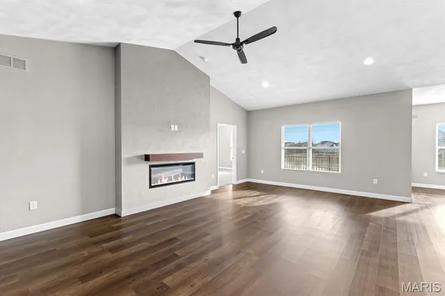 $385,000 | 700 Applewood Creek Drive, Fairview Heights, IL 62208